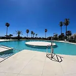 Modern, Spacious 3 Bedroom With Sea View *