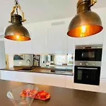 Modern, Spacious 3 Bedroom With Sea View *