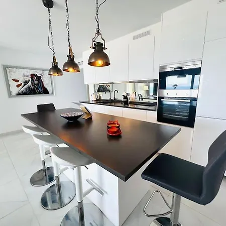 Modern, Spacious 3 Bedroom With Sea View Apartment Malaga