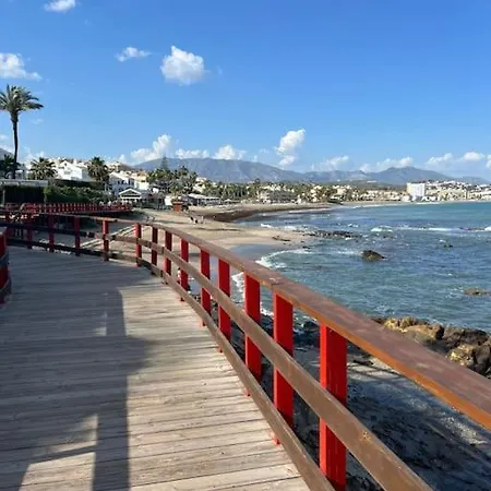 Modern, Spacious 3 Bedroom With Sea View Appartamento