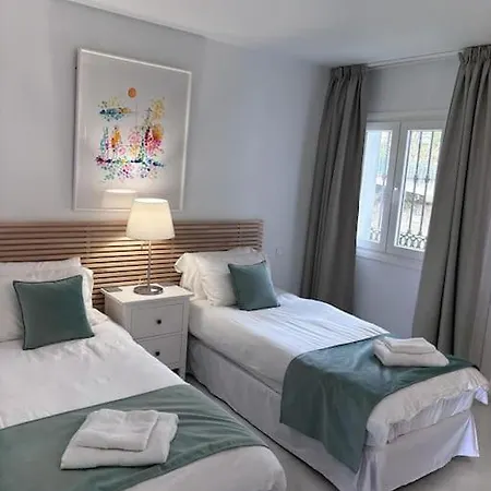 Apartment Modern, Spacious 3 Bedroom With Sea View