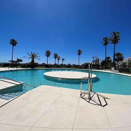 Modern, Spacious 3 Bedroom With Sea View *