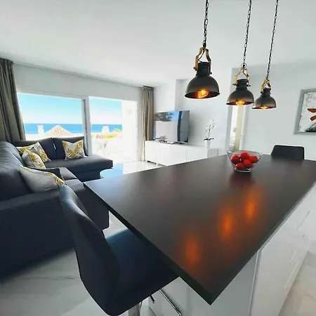Modern, Spacious 3 Bedroom With Sea View