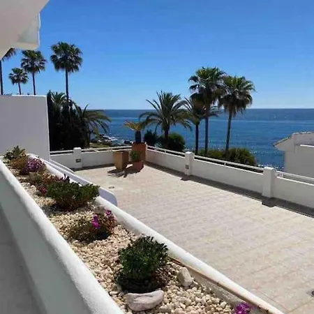 Apartment Modern, Spacious 3 Bedroom With Sea View *
