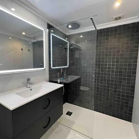 Modern, Spacious 3 Bedroom With Sea View * Malaga